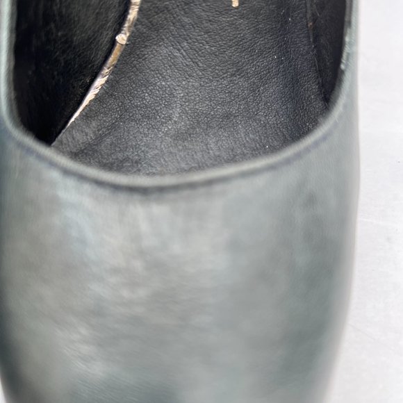 Dolce Vita Vera Cuoio Slip On Round Toe Cone Pump 41/2" Heel Grayish Blue Size 6 - Picture 2 of 7